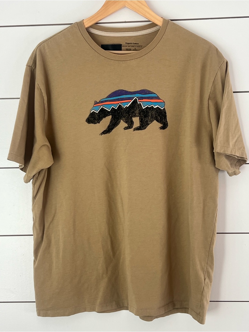 Patagonia 100% Organic Cotton Khaki Bear Graphic T-Shirt
